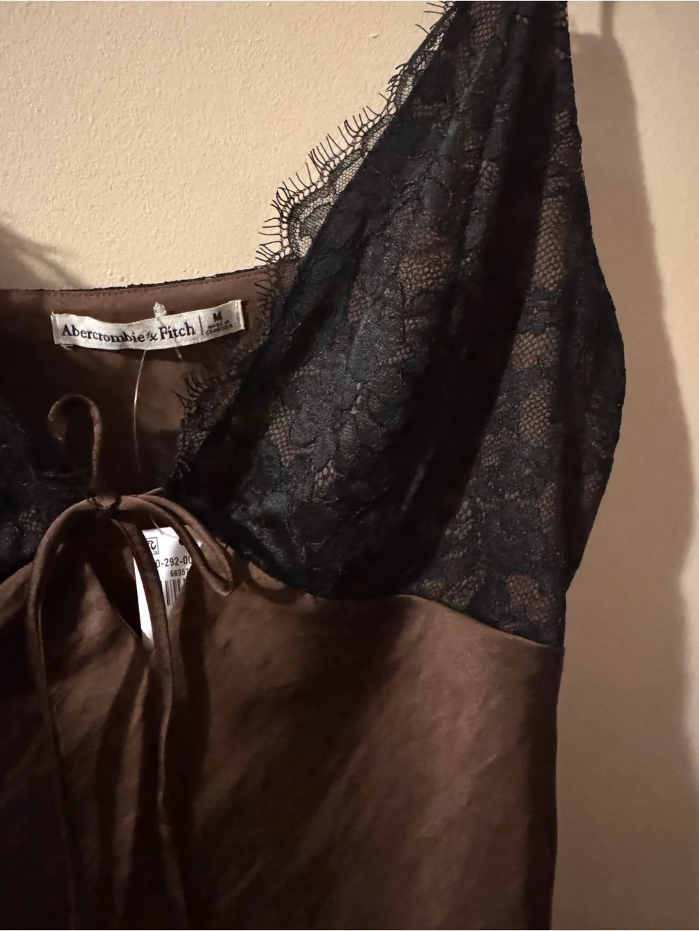 NWT Abercrombie Women’s Bella Tie-Front Cami in Brown - size medium